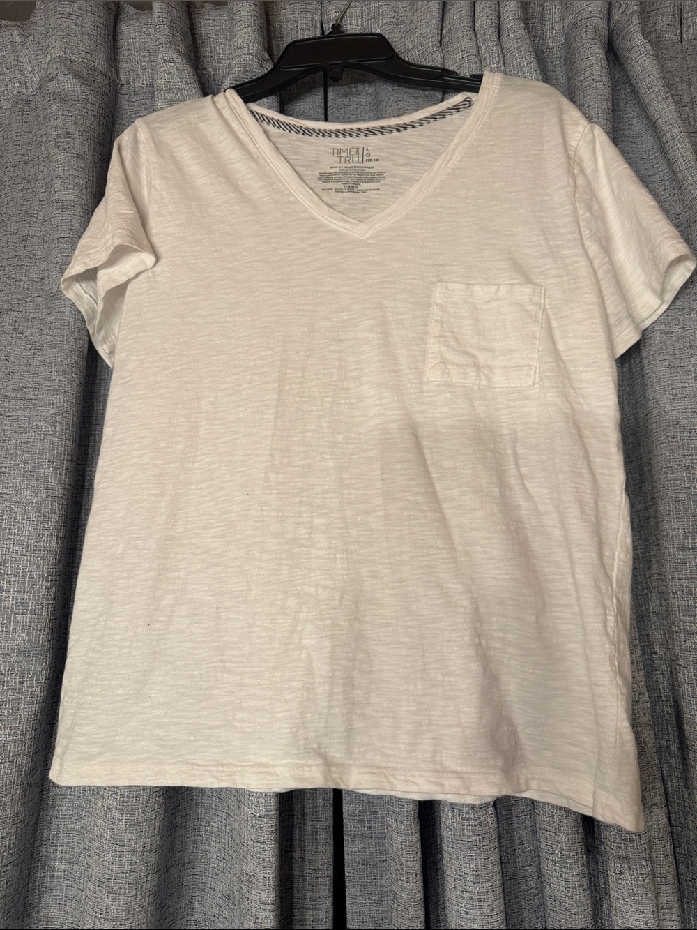 3/$15! 🎈 Time and Tru White V-Neck Pocket Top